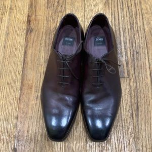 Hugo Boss dress shoes. Size 8.